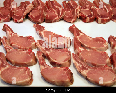 Côtelettes de viande de boucherie de market stall Banque D'Images