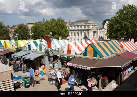 Marché coloré tentes centre-ville de Norwich norfolk East Anglia angleterre uk go Banque D'Images