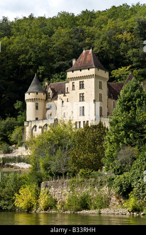 Le Château De La la Malartrie sur les bords de la Dordogne à La Roque Gageac, la France, l'Union européenne. Banque D'Images