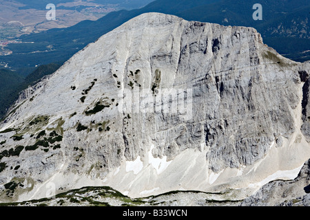 Vallée d'Tsarna Mogila près de Bansko en ville Patrimoine Mondial de l'UNESCO Parc national de Pirin Bulgarie Banque D'Images