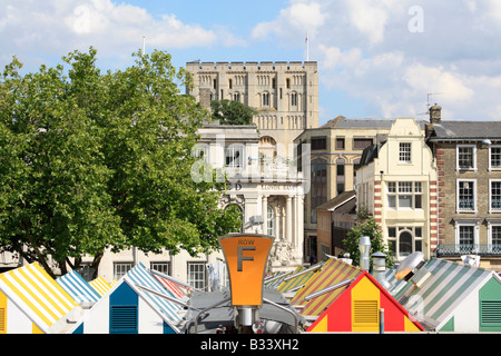 Marché coloré tentes centre-ville de Norwich norfolk East Anglia angleterre uk go Banque D'Images