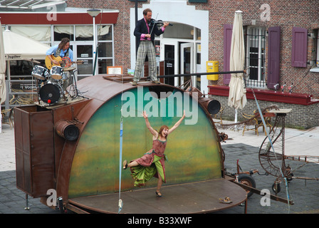 Circ Panic street theatre Festival à Onderstroom Vlissingen Pays-Bas Banque D'Images