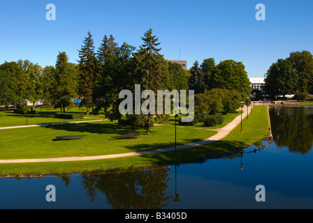 Tiik Snelli Lake dans le parc Toompark à Tallinn Estonie Europe Banque D'Images