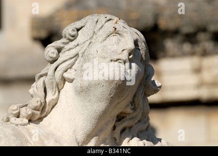 Ancienne statue nymphe à Avignon, France Banque D'Images