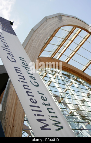 Ville de Sheffield, Angleterre. Close-up vue oblique de Sheffield et jardin d'hiver de l'entrée des galeries du millénaire à Arundel Gate. Banque D'Images