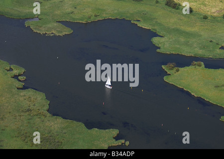 Vue aérienne de yacht sur la hickling broad, Norfolk, Angleterre Banque D'Images