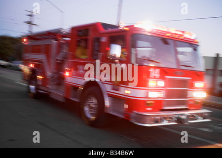 Incendie sur la rue (FLOU) Banque D'Images