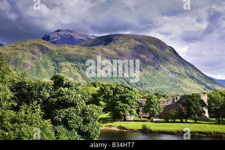 Old Inverlochy Castle est en dessous de Ben Nevis, la plus haute montagne de Grande-Bretagne. Fort William, Écosse. Banque D'Images