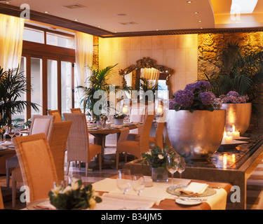 La Grèce, Chalcidique, Sani Beach Club. Salle à manger pour Asterias Suites Banque D'Images