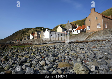 Ancien village de pêcheurs et port de Crovie sur la côte nord de l'Aberdeenshire, Ecosse, Royaume-Uni Banque D'Images