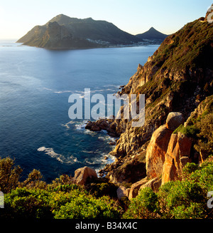 Vue sur Hout Bay & Pic Sentinel de Chapman's Peak Drive, Le Cap, au sud de la péninsule de Cape Town, Afrique du Sud Banque D'Images