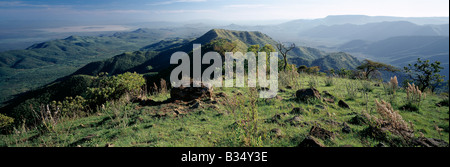 Kenya, Baringo, Mochongoi. Une vue spectaculaire de l'Escarpement de Laikipia et lac Baringo dans le lointain. Banque D'Images