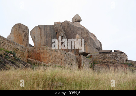 Les murs de la forteresse de Chitradurga en Inde. Le fort, qui a quatre murs concentriques, a été renforcé par Haider Ali. Banque D'Images