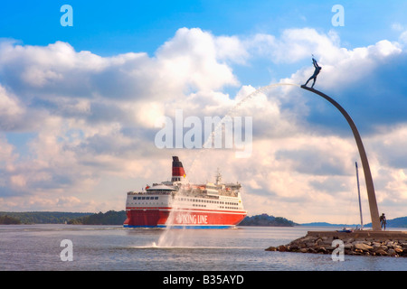 VIKING LINE FERRY POUR LA FINLANDE DEPUIS STOCKHOLM LE MATIN Banque D'Images