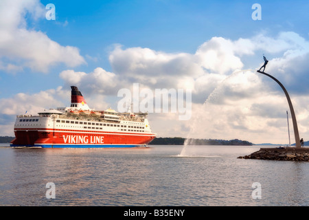 VIKING LINE FERRY POUR LA FINLANDE DEPUIS STOCKHOLM LE MATIN Banque D'Images