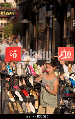 Magasin de chaussures Covent Garden WC2 London United Kingdom Banque D'Images