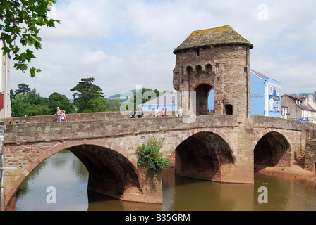 Pont médiéval de Monnow datant du XIIIe siècle, Monmouth, Monbucshire, pays de Galles (Cymru), Royaume-Uni Banque D'Images