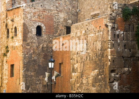 Espagne Barcelone Vestiges d'anciens murs romains à proximité de la Cathédrale Banque D'Images