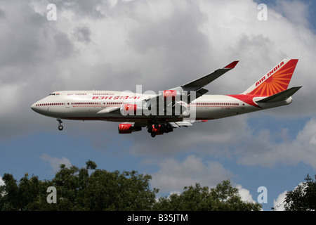 Boeing 747-400 d'Air India en approche sur l'aéroport de Heathrow, Londres Banque D'Images