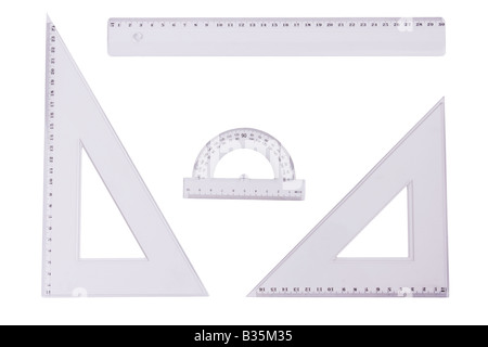 Règle, places et d'un rapporteur sur un fond blanc Banque D'Images