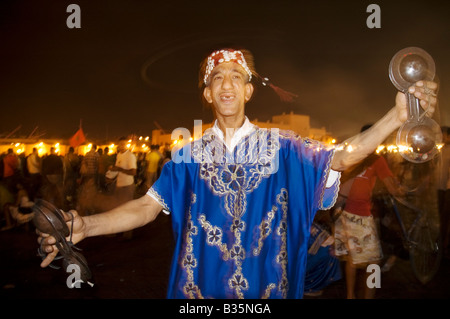 Musicien de rue à la place Djemma el Fnaa , Marrakech , Maroc Banque D'Images