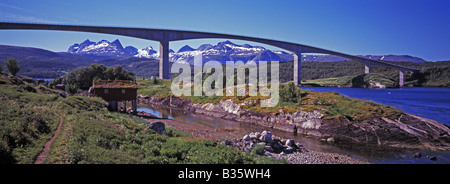 Saltstraume Lurfjellet Road Bridge et près de Bodo, Norvège Banque D'Images