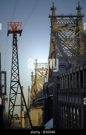 Vue depuis le pont Queensboro Bridge de Manhattan à New York City Banque D'Images