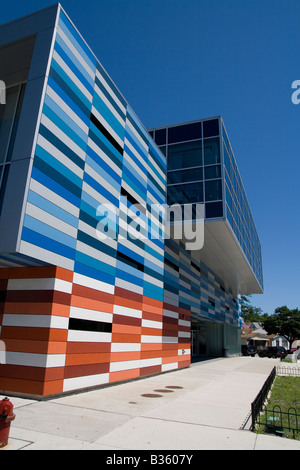 Chicago, IL Entrée de Gary Comer Youth Centre par John Ronan architectes au grand croisement sur le côté sud du quartier Banque D'Images