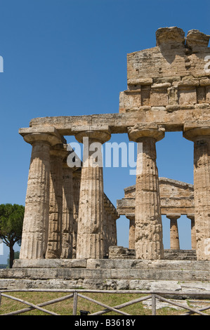 Temple de Cérès (6e siècle avant J.-C.) avec son unique grand fronton. Banque D'Images