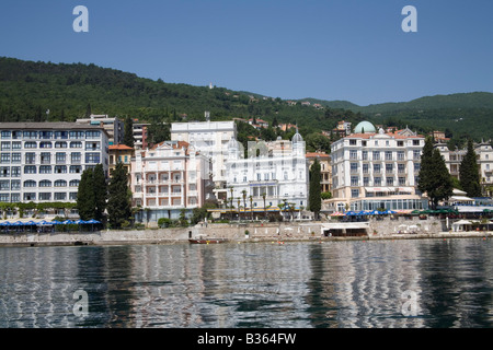 Opatija Istrie Croatie Europe peut le Casino et du front de mer hôtels avec cafés et restaurants Banque D'Images