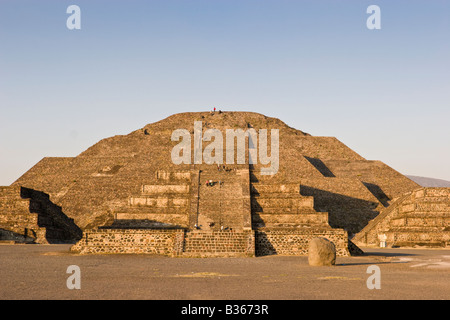 La pyramide de la Lune (Piramide de la Luna) de Teotihuacan près de Mexico. Banque D'Images