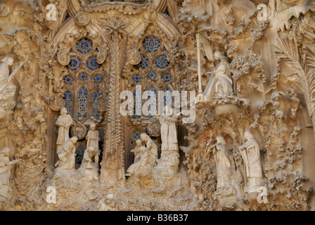 Détail de la façade de la Nativité, l'église Sagrada Familia, Barcelone, Espagne Banque D'Images