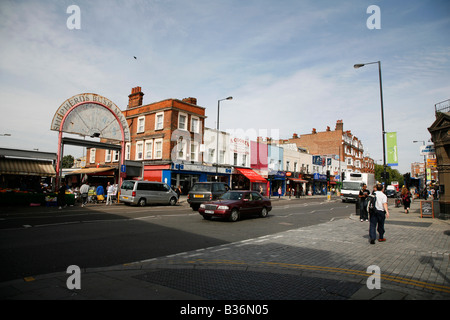 Entrée de Shepherds Bush Market sur Goldhawk Road, Shepherds Bush, London Banque D'Images