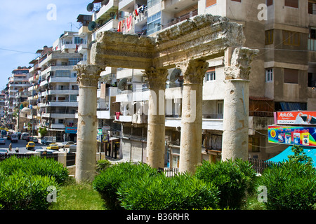 Tetraporticus colonnes romaines à Latakia Syrie Banque D'Images