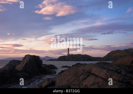 Le soleil se couche sur l'urbanisme et de Phare, la plus occidentale en Grande-Bretagne Banque D'Images