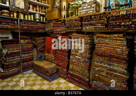À l'intérieur de George Daboub Antique Shop dans la vieille ville en Syrie Damascas Banque D'Images