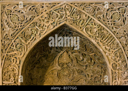 Calligraphie Arabe décoré sur le Mihrab Oljeitu à la mosquée Jameh Ispahan en Iran Banque D'Images