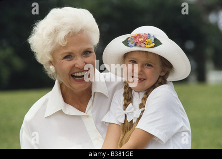 Grand-mère et petite-fille ensemble, avoir du plaisir en souriant,portrait,Miami Banque D'Images