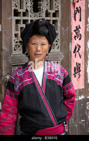 Les femmes aux cheveux longs de Huangluo Yao Village ces femmes n'ont qu'une seule coupe de cheveux au cours de leur vie un Ping Longsheng Rizières en terrasses Banque D'Images