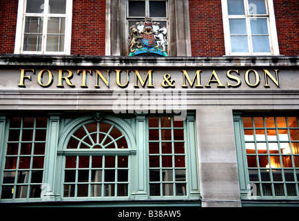 Détail de l'extérieur de Fortnum & Mason, Londres Banque D'Images