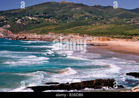 Vue de surfers beach Praia do Guincho, Cascais, Portugal Banque D'Images