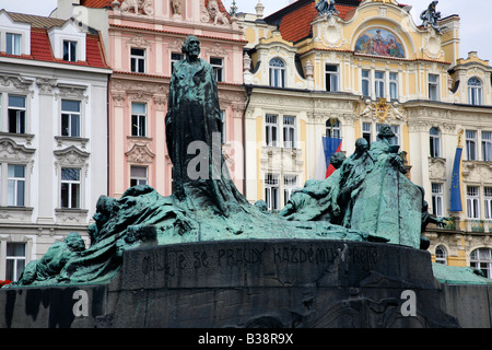 Août 2008 - Munument Jan Hus sur la place de la vieille ville Staré Mesto Prague République Tchèque Banque D'Images