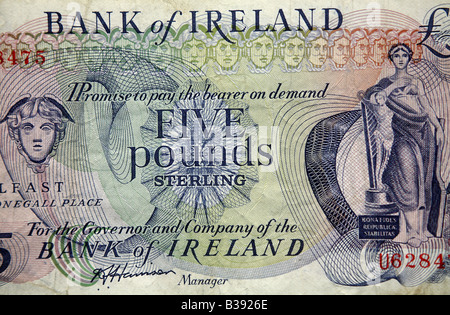 Bank of Ireland Irish Sterling et Royaume-uni 5 lb Bank notes Banque D'Images