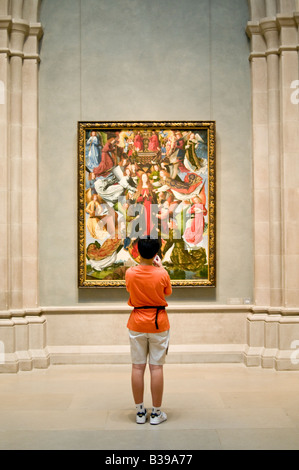 WASHINGTON DC, États-Unis — la National Gallery of Art est un musée d'art situé dans le National Mall de Washington, D.C. Le musée a été créé en 1938 par le Congrès des États-Unis, avec des fonds pour la construction et une importante collection d'art offerte par Andrew W. Mellon plus des œuvres d'art majeures offertes par Lessing J. Rosenwald, contributions d'art italien de Samuel Henry Kress, Et plus de 2 000 sculptures, peintures, objets d'art décoratif et porcellains de Joseph E. Widener. Grâce à ces legs, la Galerie nationale abrite aujourd'hui l'une des plus belles collections de Banque D'Images