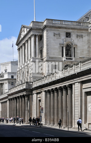 L'avant de la Banque d'Angleterre à Threadneedle Street dans la ville de Londres Banque D'Images