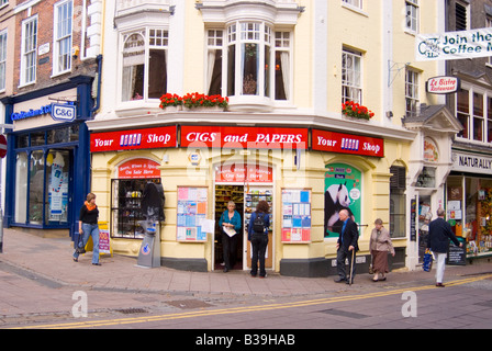 Votre magasin de vente idéal cigs et documents,bonbons,alcool etc.dans le centre-ville de Norwich, Norfolk, UK Banque D'Images