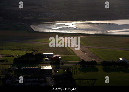 Vue aérienne de lever de soleil sur l'atterrissage à newtownards irlande du nord du comté de Down Banque D'Images