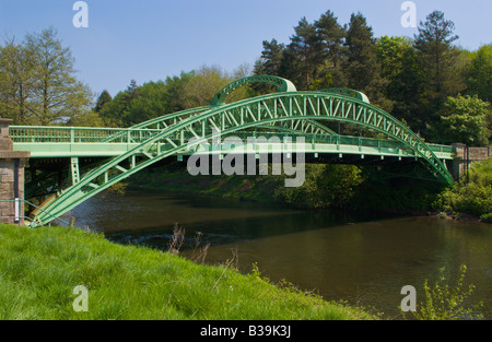 Pont des chaînes d'un pont routier sur la B4598 sur la rivière Usk au commandant Kemeys Monmouthshire South Wales UK GO Banque D'Images