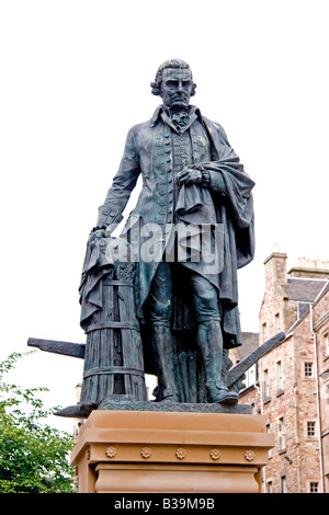 Statue d'Adam Smith sur le Royal Mile à Édimbourg, Écosse Banque D'Images