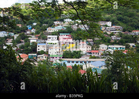 Maisons colorées dans le village de pêcheurs de Canaries, St Lucia, "West Indies" Banque D'Images